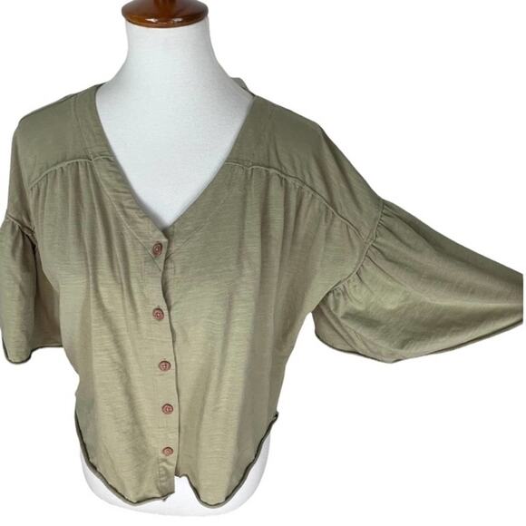 Chelsea and Violet Sage Green Slub Cotton Crop Tee with Ruffle Sleeve Size M - Picture 2 of 6